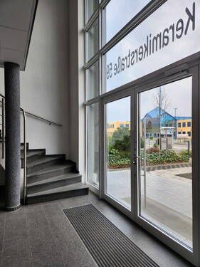 Foyer / Eingangsbereich - 