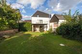 Ansicht vom Garten aufs Haus - 