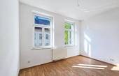 Zimmer - Zentrumsnahe 4-Zimmer-Wohnung - 450,00&nbsp;EUR Kaltmiete, ca.&nbsp; 80,40&nbsp;m&sup2;&nbsp;Wohnfl&auml;che