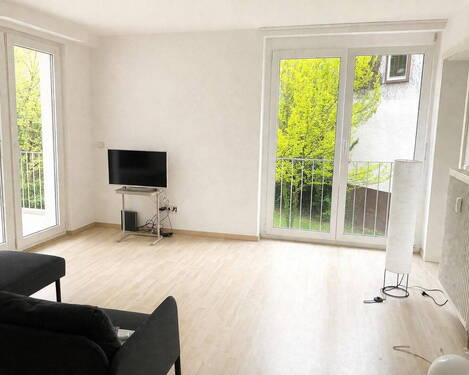 Wohnzimmer - 2 Zimmer Etagenwohnung zur Miete in Nürtingen