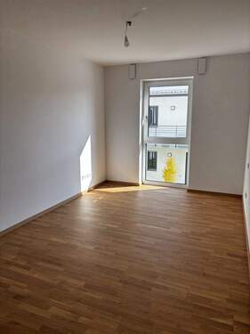 25-10-02 11-09-04 3138 - Etagenwohnung mit 74,20 m&sup2; in Abensberg zur Miete