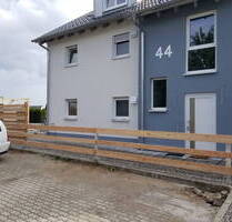 2 Zimmer Dachgeschoss-Wohnung mit Balkon für Single oder junge Paare - Erlangen Dechsendorf