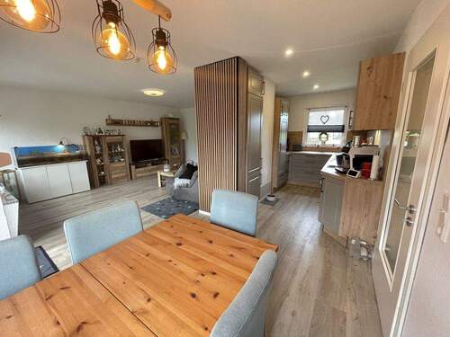 Wohn-/Esszimmer EG - 
