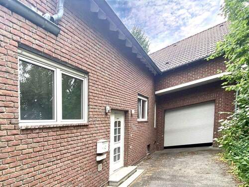 Hausansicht - 5 Zimmer Einfamilienhaus zum Kaufen in Köln