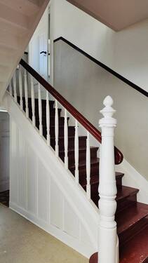 Hausflur - Mehrfamilienhaus, Wohnhaus mit 156,00 m&sup2; in Lüdenscheid zum Kaufen