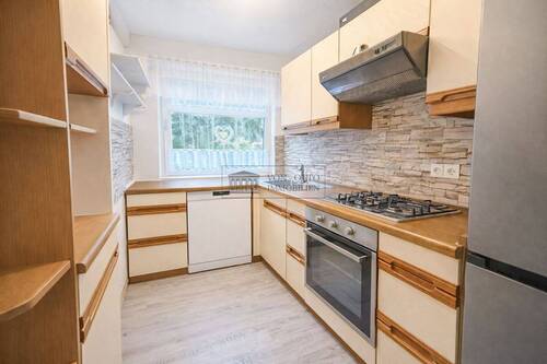 Küche unten - 7 Zimmer Mehrfamilienhaus, Wohnhaus in Bliestorf