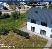 MODERNES WOHNEN IM NEUBAUGEBIET: NEUWERTIGES EINFAMILIENHAUS IN WINDORF!