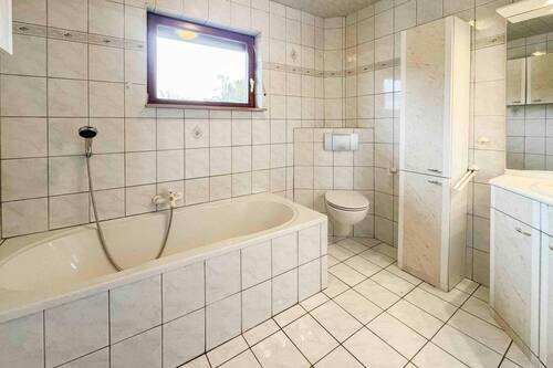 EG Bad - 7 Zimmer Einfamilienhaus zum Kaufen in Ingolstadt