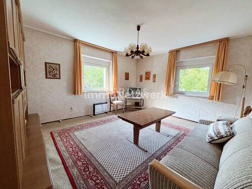 Wohnzimmer - 7 Zimmer Mehrfamilienhaus, Wohnhaus in Kulmbach