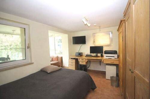 Zimmer UG - Mehrfamilienhaus, Wohnhaus mit 212,00 m&sup2; in Stuttgart zum Kaufen