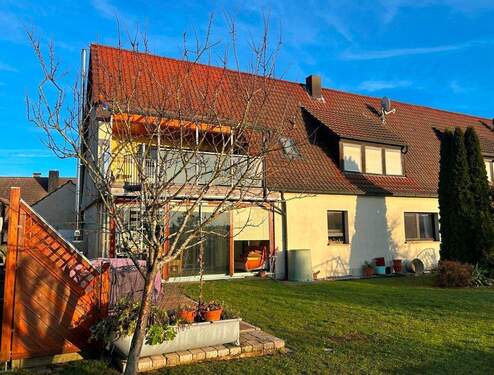 1 HF Außenansicht.jpg - 6 Zimmer Doppelhaushälfte zum Kaufen in Schonungen