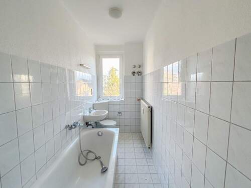 Badezimmer - Etagenwohnung mit 45,50 m&sup2; in Jößnitz zur Miete