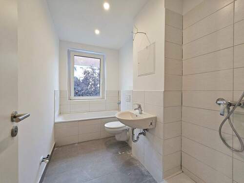 Badezimmer - 3 Zimmer Etagenwohnung in Merseburg