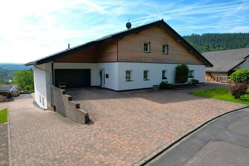Muellenborn 1.JPG - Wunderschön gelegenes, geräumiges Landhaus mit Terrasse, Balkon, Einliegerwohnung, Garage und einmaligem Ausblick in Gerolstein-Müllenborn