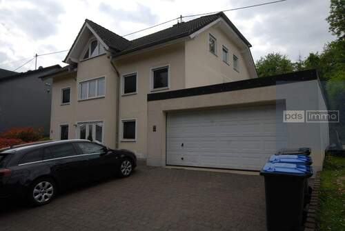 Garagen - 1 Zimmer Mehrfamilienhaus, Wohnhaus zum Kaufen in Newel