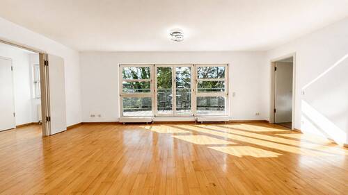 Wohn- Esszimmmer - 2 Zimmer Etagenwohnung zum Kaufen in Frankfurt am Main