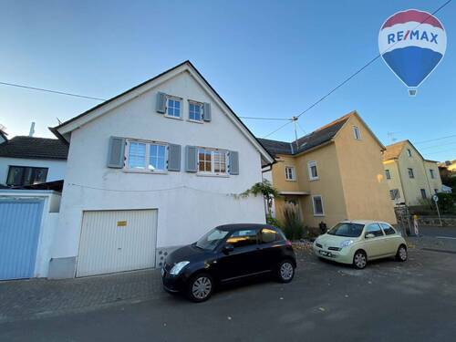 Ansicht Eingang - 9 Zimmer Mehrfamilienhaus, Wohnhaus zum Kaufen in Altendiez