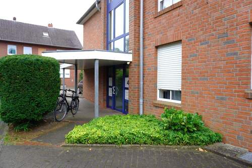 Hauseingang - Etagenwohnung mit 75,00 m² in Lingen (Ems) zur Miete