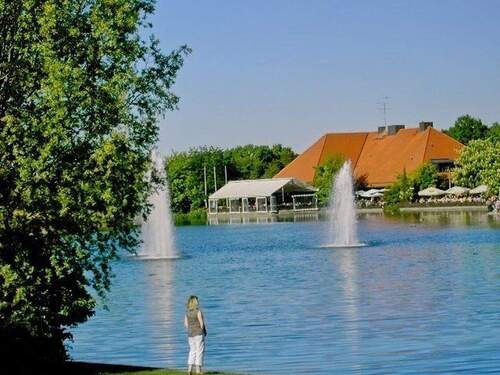 Ostpark mit See und Biergarten - 