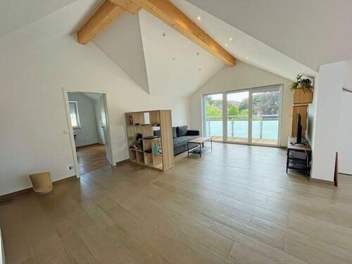 Wohnzimmer mit Flair - 2 Zimmer Etagenwohnung in München