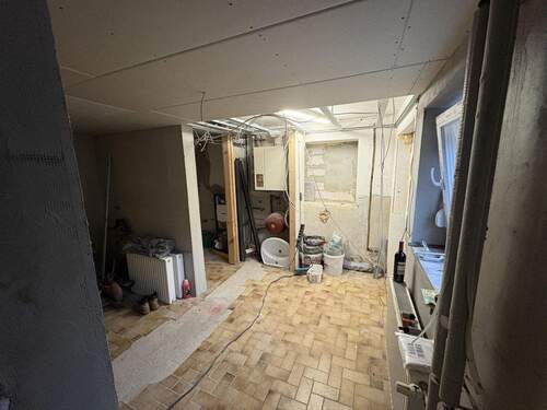 Einliegerwohnung begonnen mit dem Ausbau - 