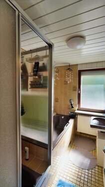 Bad EG Wanne u. Dusche - 