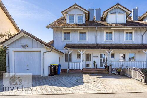 Straßenanaischt - Viel Platz für Ihre Zukunft - charmantes Reihenendhaus mit Wintergarten & Kamin