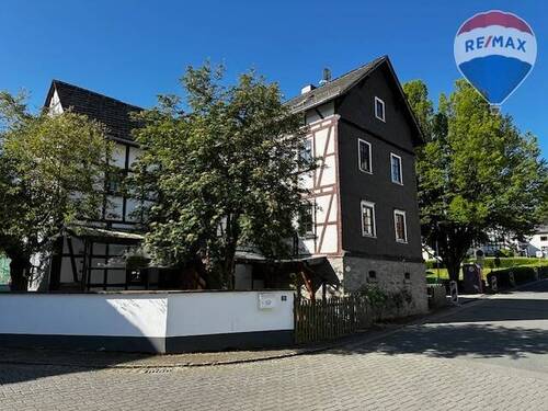 01 Vorderseite - Renoviertes Fachwerkhaus mit Charme in Weinbach sucht Liebhaber