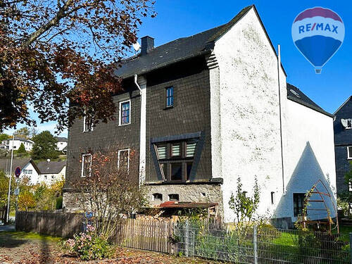 03 Rückseite - 7 Zimmer Einfamilienhaus in Weinbach