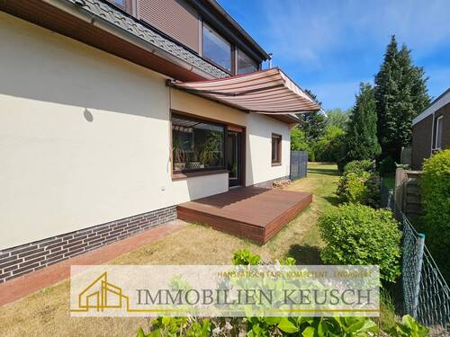 Seitliche Terrasse am Wohnzimmer - 8 Zimmer Mehrfamilienhaus, Wohnhaus in Thedinghausen