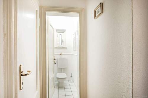 WC mit Fenster - 