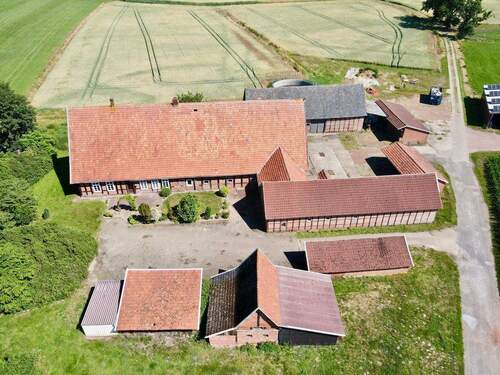 Luftaufnahme - 5 Zimmer Bauernhaus, Landhaus zum Kaufen in Menslage / Renslage