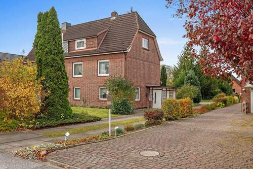 Frontansicht - Sanierungsbedürftige DHH mit Anbaupotenzial in ruhiger Lage von HH Alt-Nettelnburg