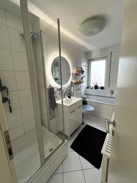 Tageslichtbadezimmer - 2 Zimmer Etagenwohnung in Mörfelden-Walldorf / Walldorf