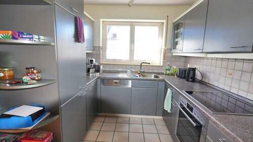 Praktische Küche im Erdgeschoss - 