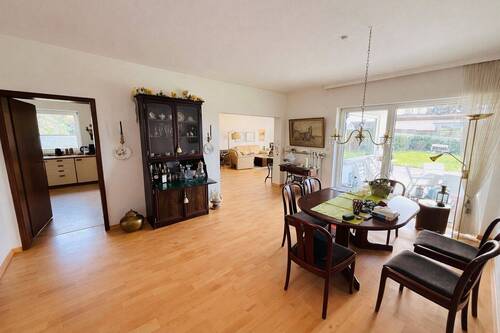 18 Esszimmer mit Terrassenzugang EG - 