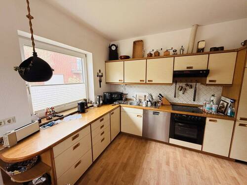 25 Küche mit Einbauküche EG - 