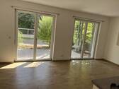 Wohnen/Terrasse - HELLE 2-ZIMMERWOHNUNG - TERRASSE GARTENANTEIL - NEUBAU 2018 NIBELUNGENPLATZ