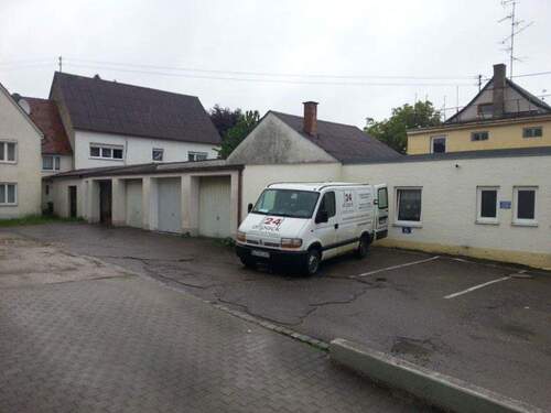 Garagen (dahinter Kegelbahn) - Mehrfamilienhaus, Wohnhaus mit 360,00 m² in Ichenhausen zum Kaufen
