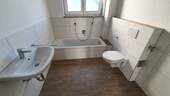 Bad - 3 Zimmer Terrassenwohnung in Langenmosen