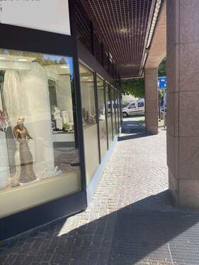 Schaufensterfront - Gewerbeobjekt (Büro, Produktion, Verkauf) zum Kaufen in Gaggenau