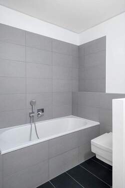 ...und schwellenloser Regendusche - 