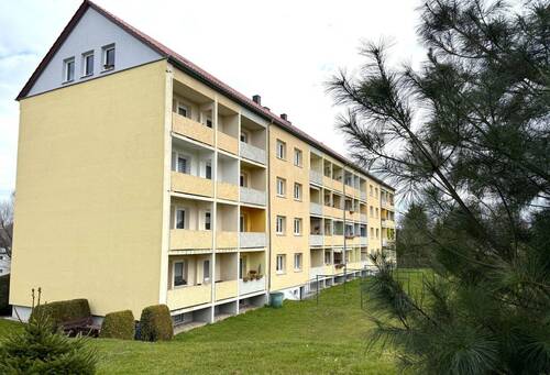 Balkonanlage, Blick ins Grüne - Vermietete 3-RWE mit Balkon, Stpl. und Tageslichtbad! Unmittelbare Nähe zur Koberbachtalsperre!