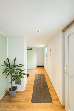 Eingangsflur - Mehrfamilienhaus, Wohnhaus mit 104,00 m² in Großenlüder zum Kaufen