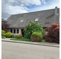 Sehr schickes und geräumiges Einfamilienhaus - auch als Zweifamilienhaus ausbaubar - für den gehobenen Anspruch in Berne