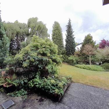 Blick in den Garten - 7 Zimmer Einfamilienhaus in Berne