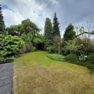 Blick in den Garten - Einfamilienhaus mit 223,00 m&sup2; in Berne zum Kaufen