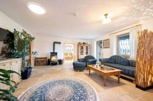 Wohnzimmer mit Ofen - 