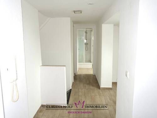 Wohnung Dachgeschoss - *** INVESTMENT GESUCHT? Voll saniertes Fünf-Familienhaus in Feuchtwangen-Zehdorf ***