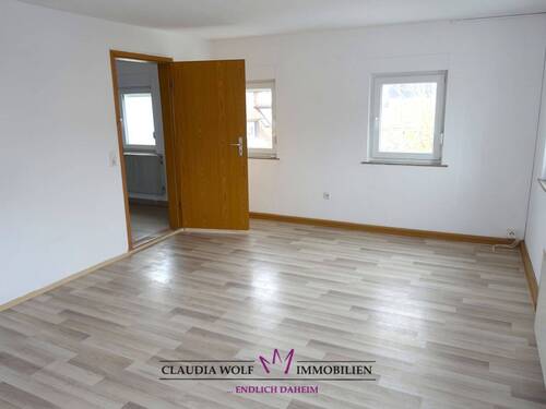 Zehdorf - 9 Zimmer Mehrfamilienhaus, Wohnhaus in Feuchtwangen